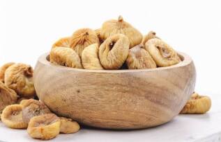 Various export-grade dried figs